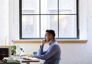 Les travailleurs isolés dans les bureaux