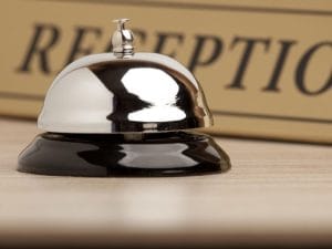 travailler seul en hôtellerie